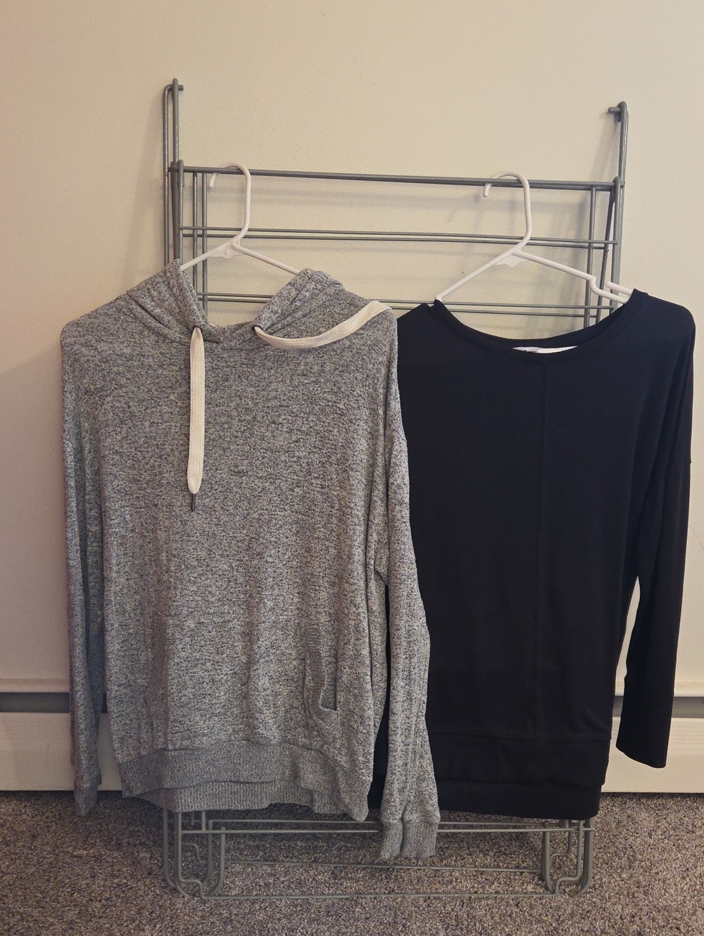 Women's Hoodie & Crewneck Sweatshirt Lot Heather grey & Black Size Small